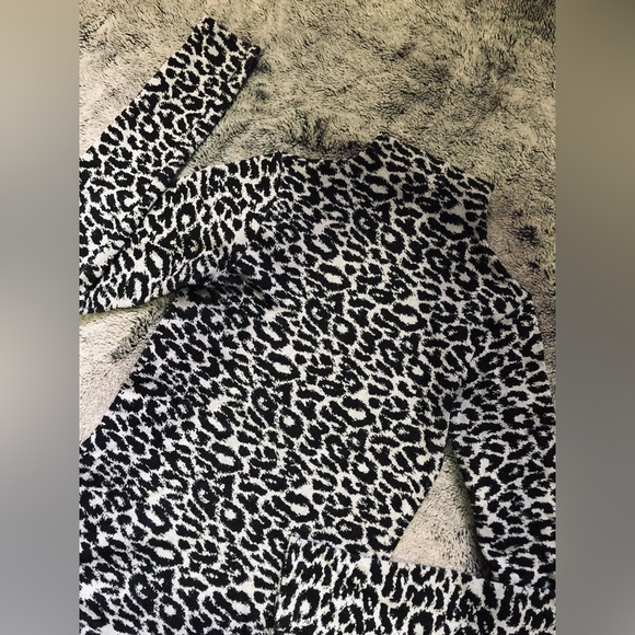 Turtleneck Sweater - Picture 4 of 8